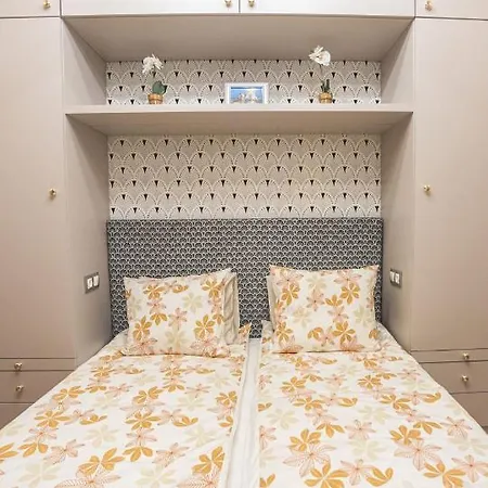 Luxury Gold 2 Bedroom Budapest