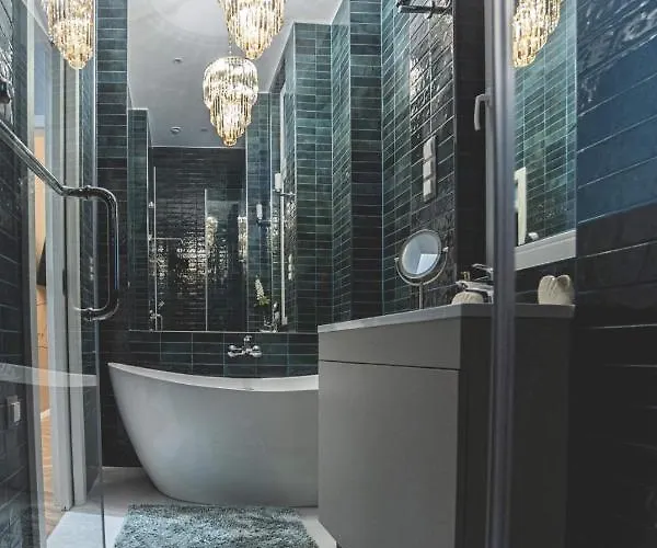 Luxury Gold 2 Bedroom Appartement *