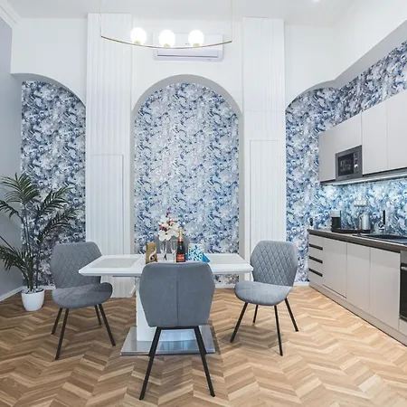 Luxury Gold 2 Bedroom Appartement